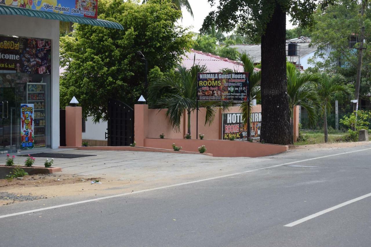 Nirmala Hotel And Restaurant Cidade Antiga de Polonnaruva Exterior foto